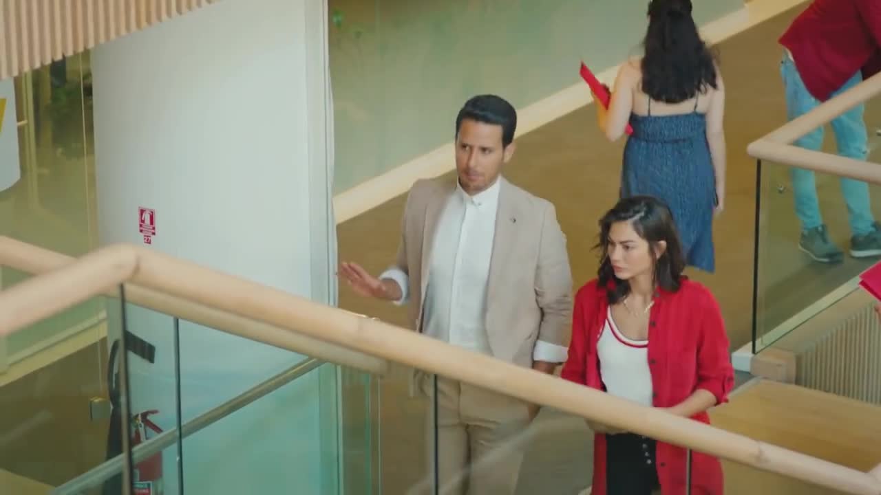 Кадры из сериала Ранняя пташка 12 серия 1 сезон (2018)
