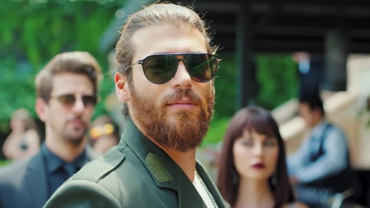 Кадры из сериала Ранняя пташка 13 серия 1 сезон (2018)