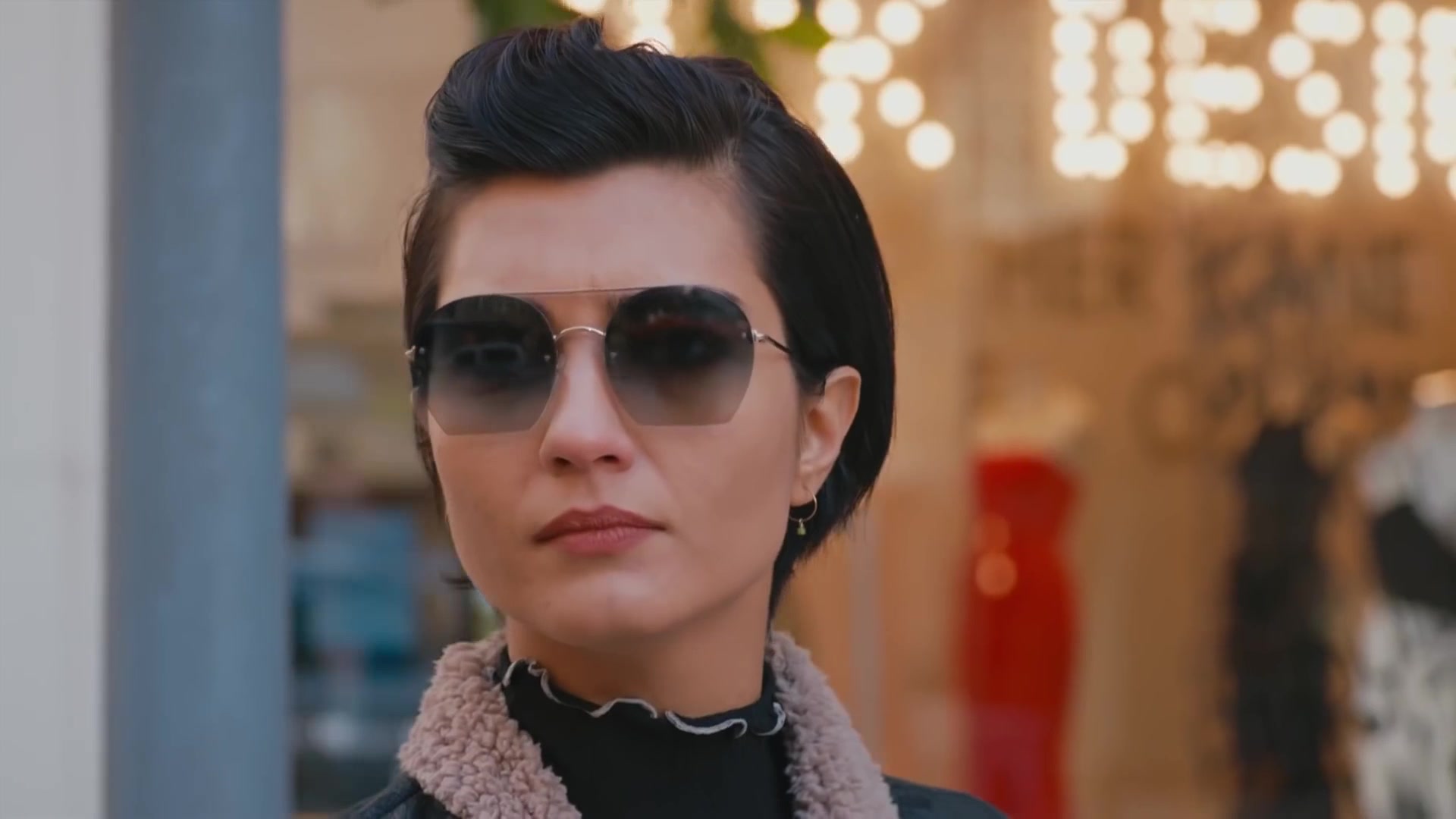 Кадры из сериала Отважный и красавица 21 серия 1 сезон (2016)