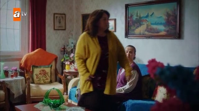 Кадры из сериала Богатые и бедные 1 серия 1 сезон (2019)